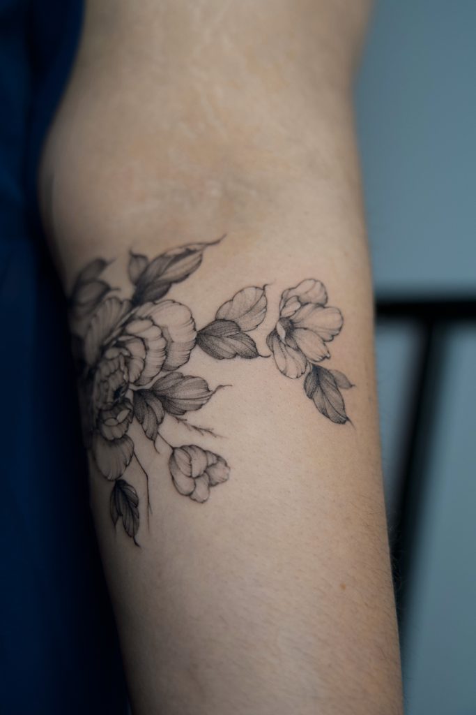 fineline blomst tattoo oslo attitude