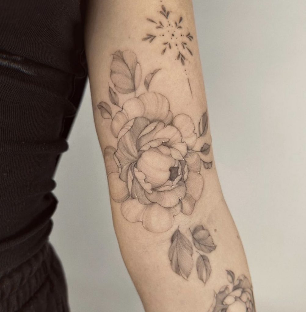 Fine line tatovering